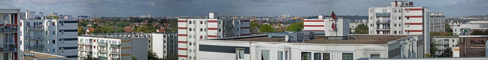 Vue sur Paris depuis le dernier étage du 6 Hautes Fleurs